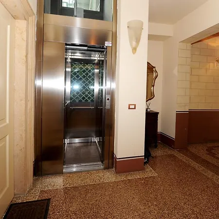 Al Castello Apartment *